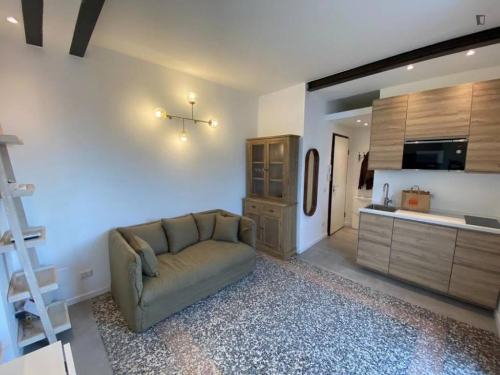 appartamento in affitto a Milano in zona Lorenteggio