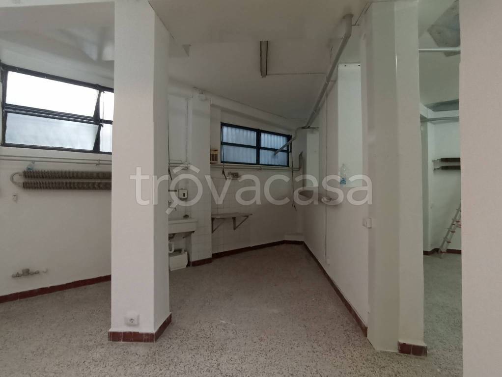 locale commerciale in affitto a Milano