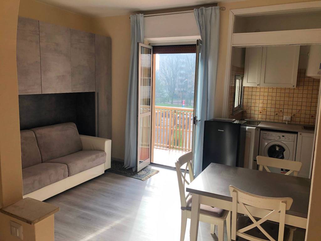 appartamento in affitto a Milano in zona Famagosta