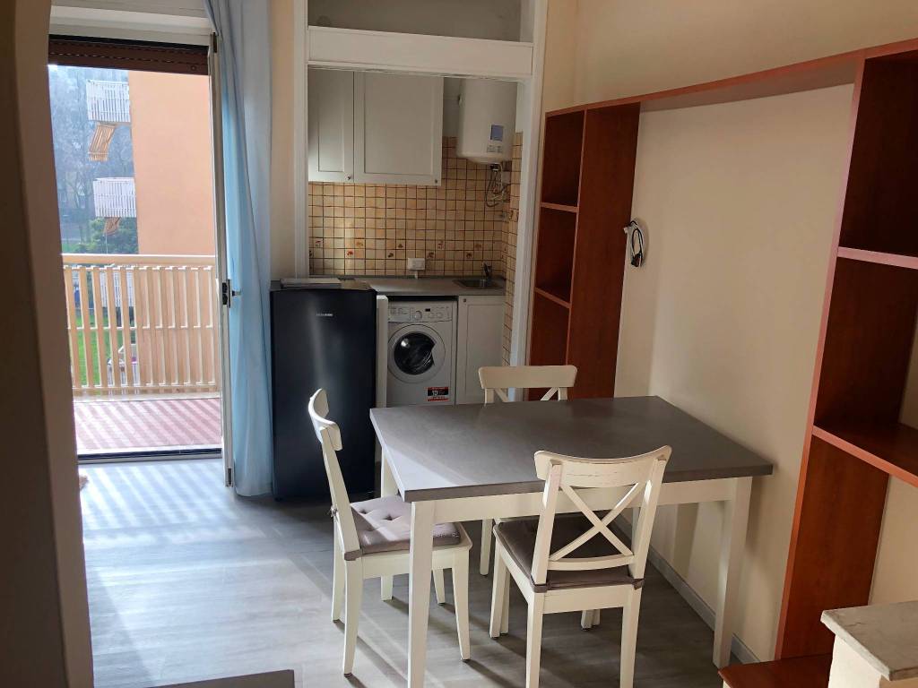 appartamento in affitto a Milano in zona Famagosta