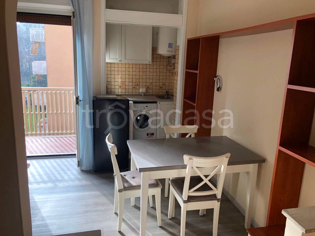 appartamento in affitto a Milano in zona Famagosta