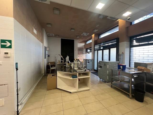 negozio in affitto a Milano in zona Chiesa Rossa