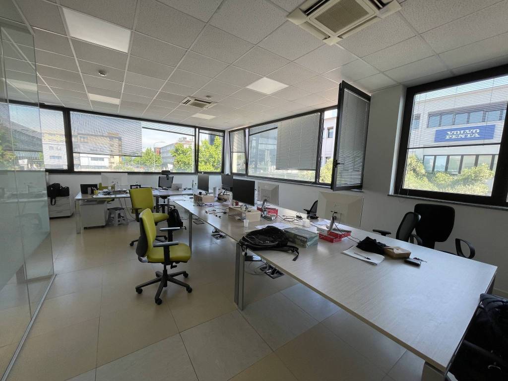 ufficio in affitto a Milano in zona Trenno