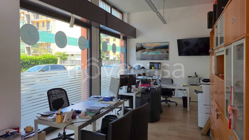 negozio in affitto a Milano in zona Forze Armate