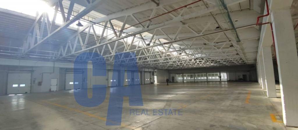 locale commerciale in affitto a Milano