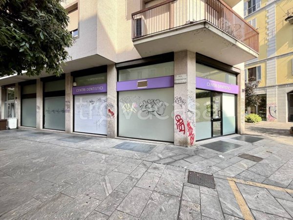 negozio in affitto a Milano