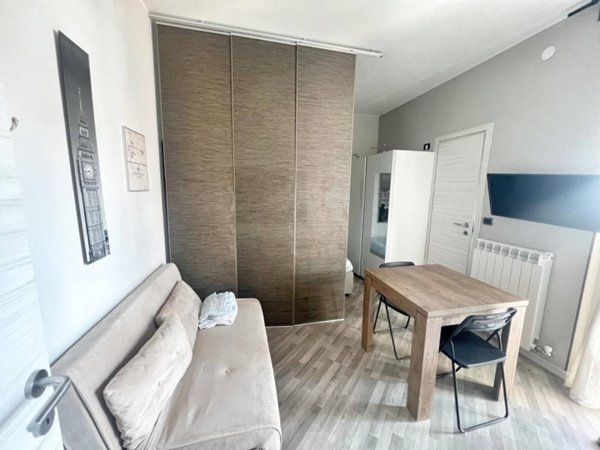 appartamento in affitto a Milano in zona Famagosta