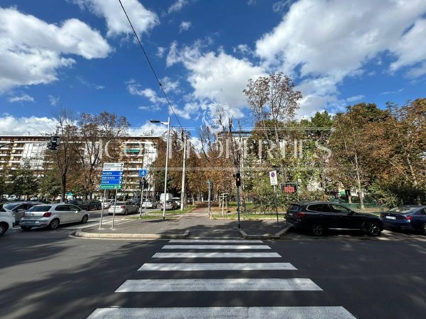 negozio in affitto a Milano
