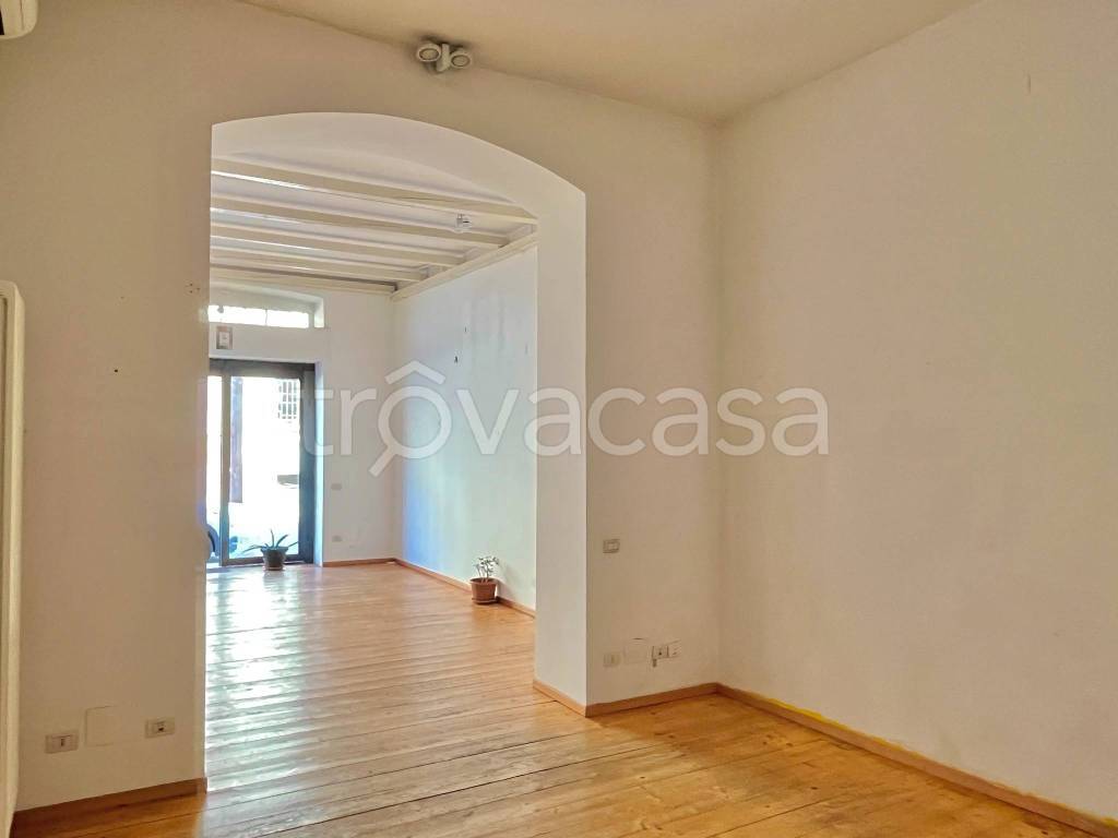 negozio in affitto a Milano in zona Isola
