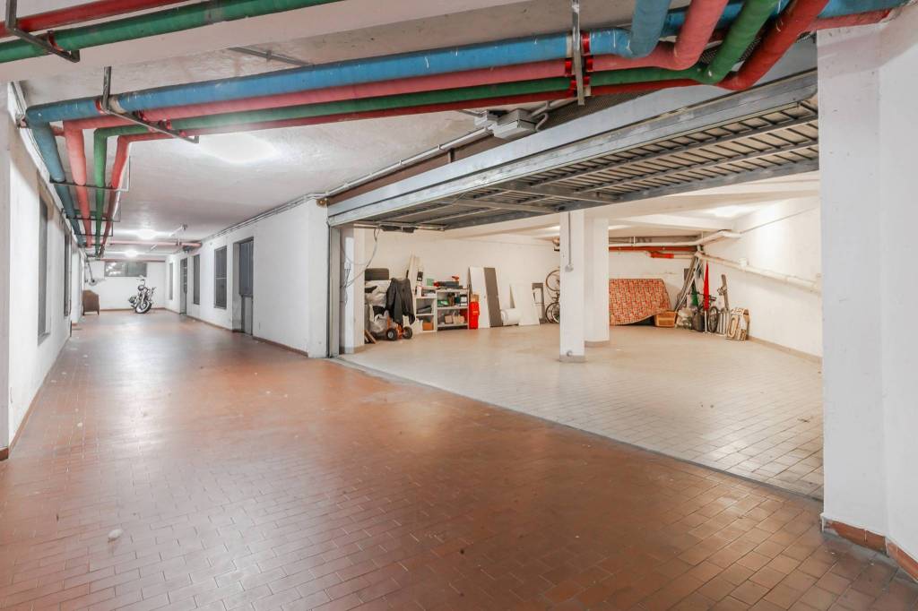 locale commerciale in affitto a Milano