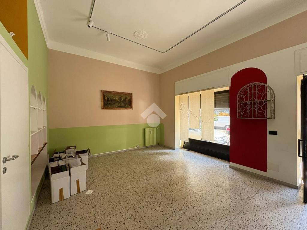 negozio in affitto a Milano