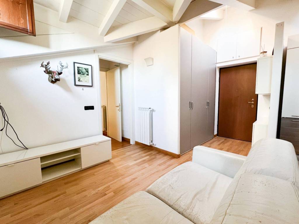 appartamento in affitto a Milano in zona Famagosta