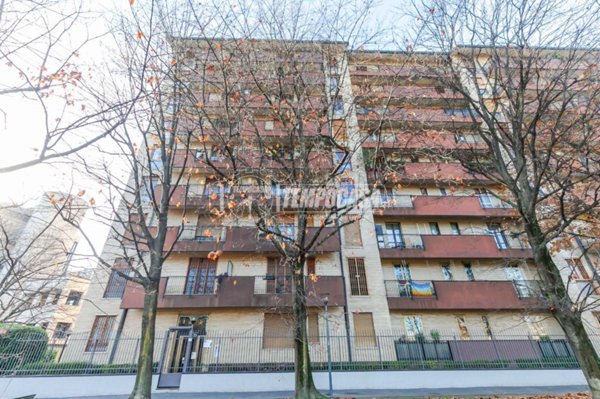 negozio in affitto a Milano in zona Affori