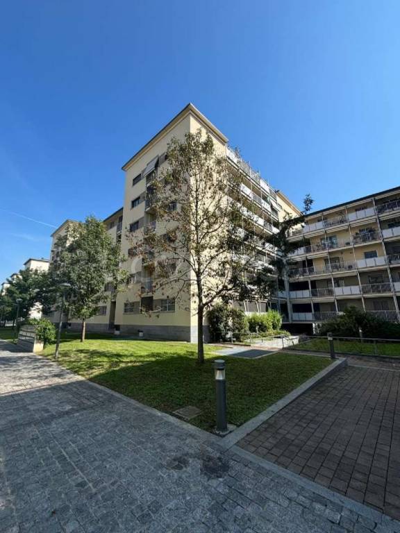 appartamento in affitto a Milano in zona Famagosta
