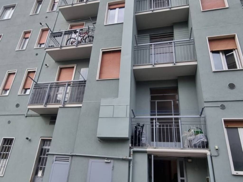 locale commerciale in affitto a Milano in zona Affori