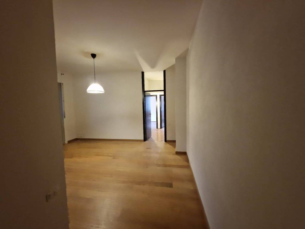 appartamento in affitto a Milano in zona Famagosta
