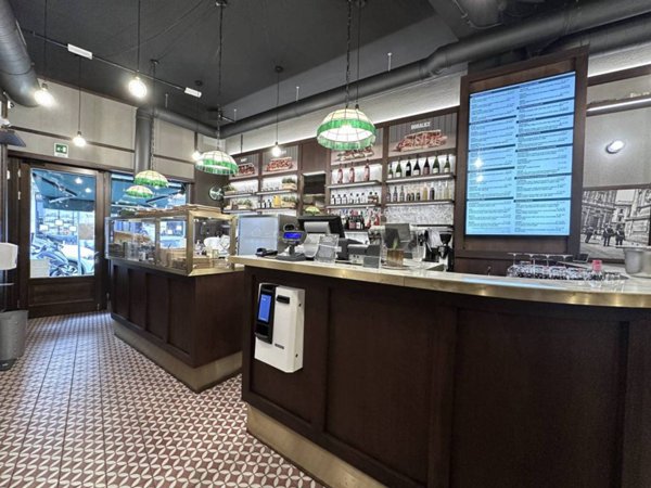 negozio in affitto a Milano in zona Guastalla