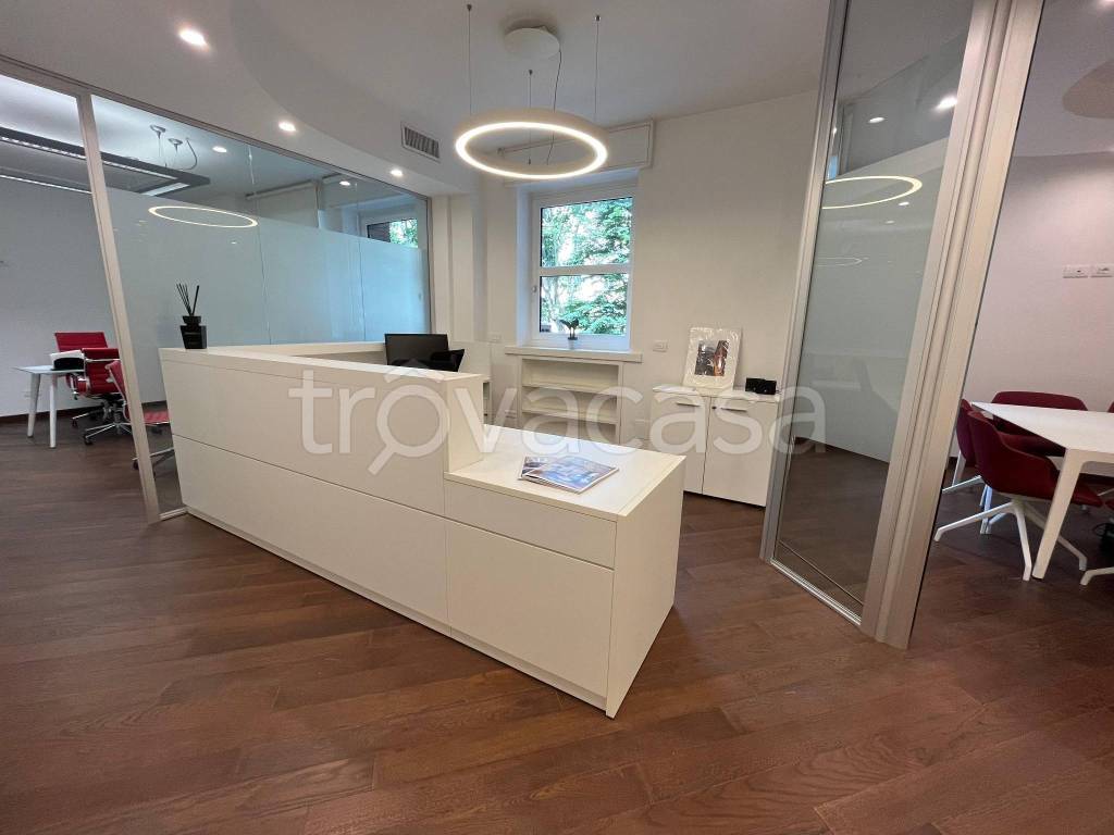 ufficio in affitto a Milano