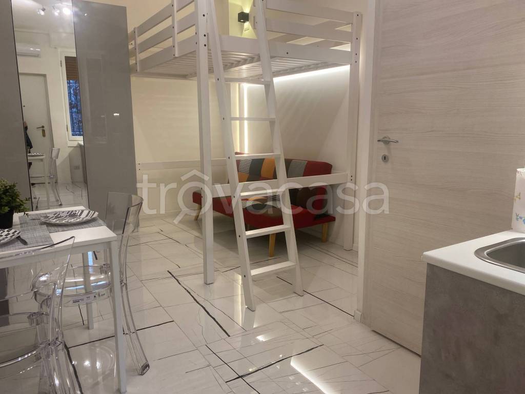 appartamento in affitto a Milano in zona Feltre
