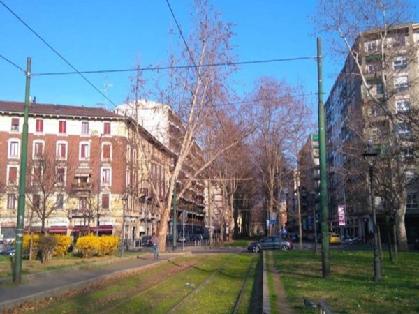 negozio in affitto a Milano in zona Isola