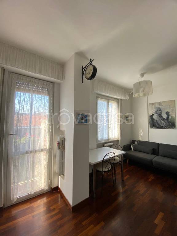 appartamento in affitto a Milano in zona Lorenteggio