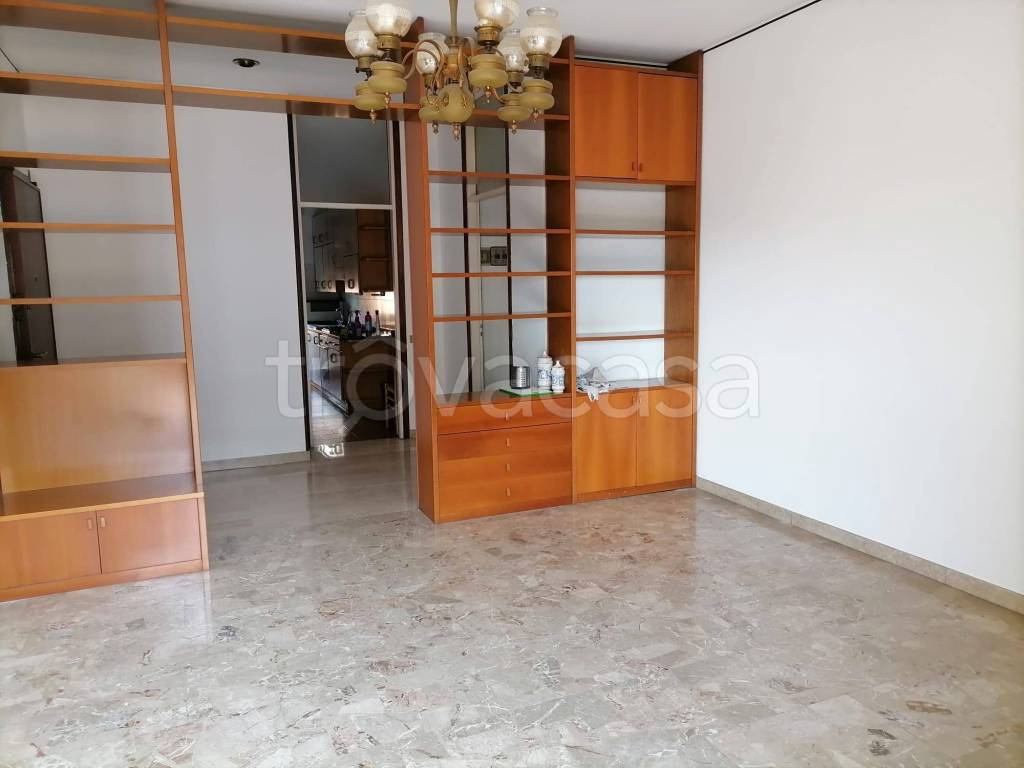 appartamento in affitto a Milano in zona Lorenteggio
