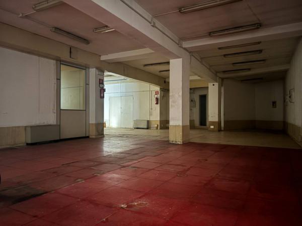 negozio in affitto a Milano in zona Isola
