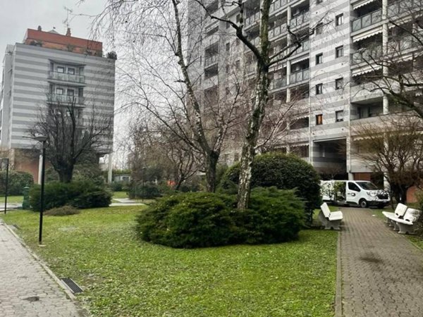 appartamento in affitto a Milano in zona Baggio