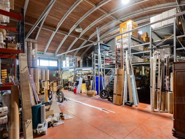 locale commerciale in affitto a Milano in zona Crescenzago