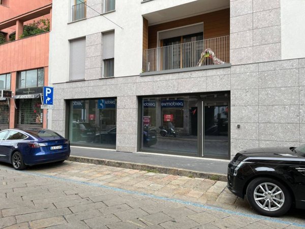 negozio in affitto a Milano in zona Guastalla