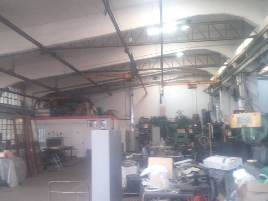 negozio in affitto a Milano in zona Precotto