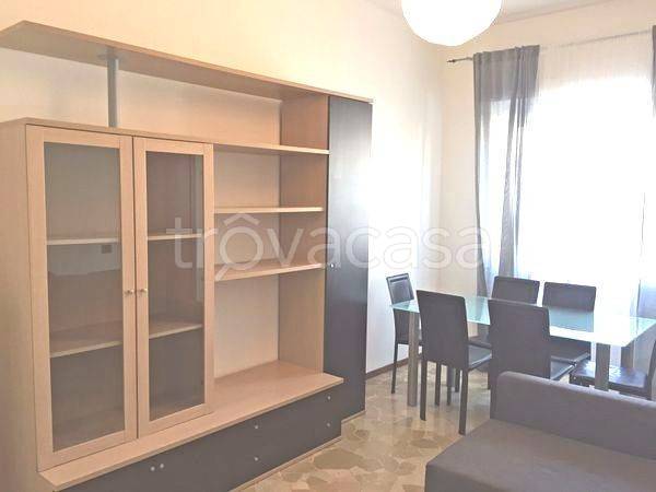 appartamento in affitto a Milano in zona Famagosta