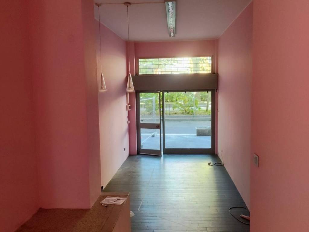 negozio in affitto a Milano in zona Città Studi
