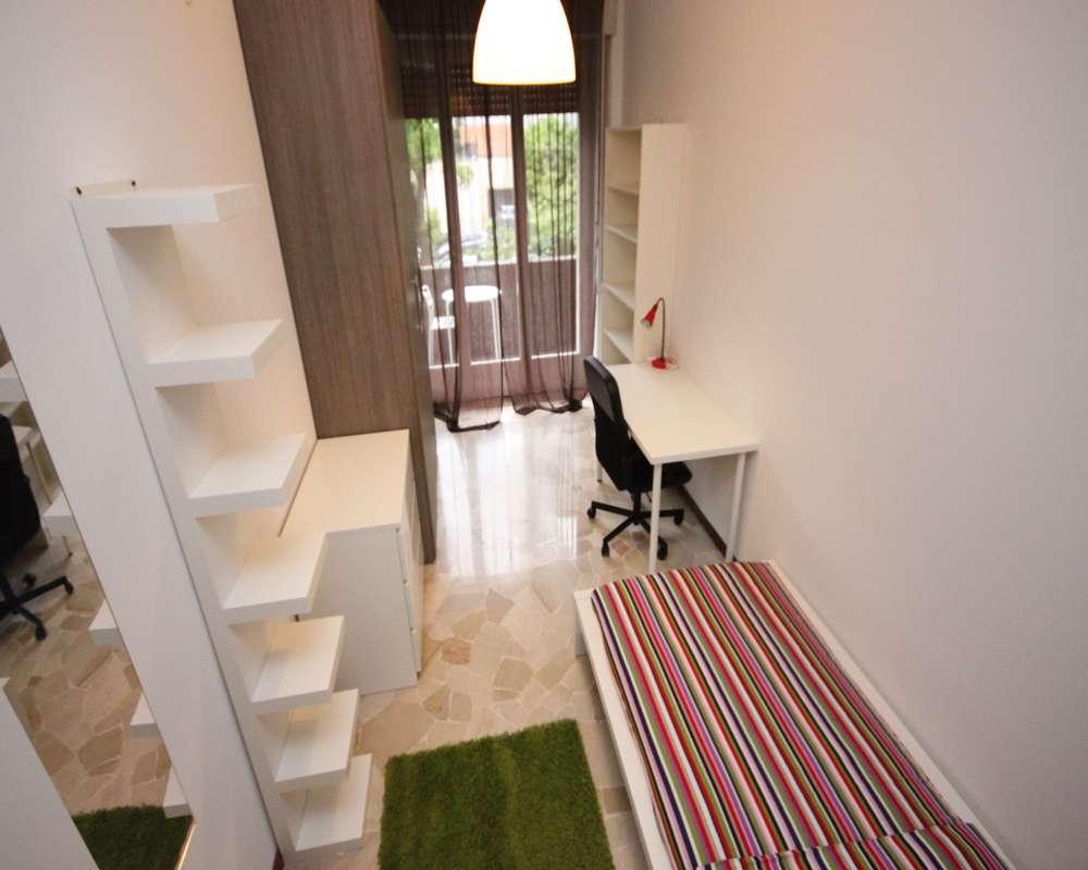 appartamento in affitto a Milano in zona Lorenteggio