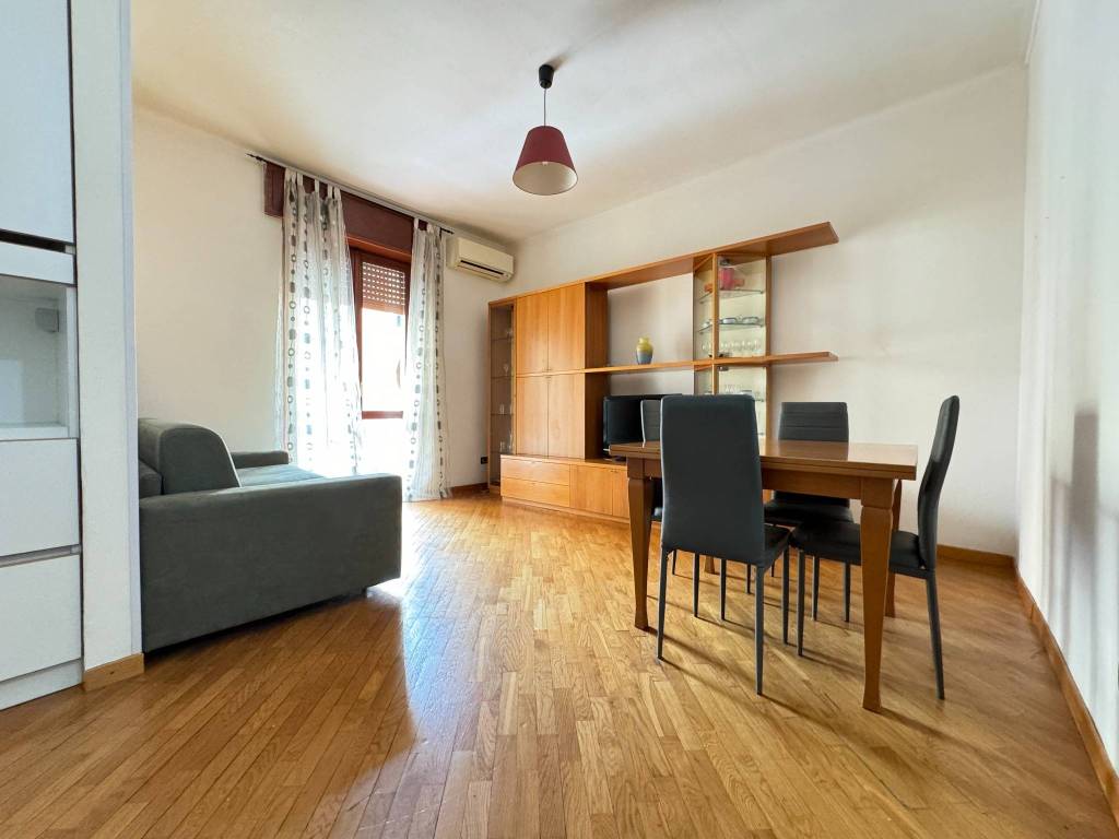 appartamento in affitto a Milano in zona Baggio