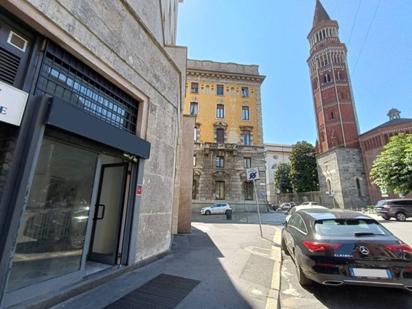 negozio in affitto a Milano
