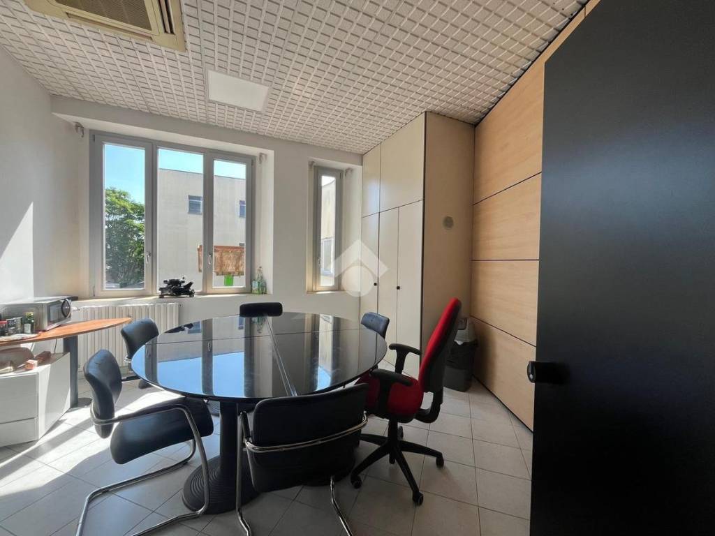ufficio in affitto a Milano in zona Rogoredo