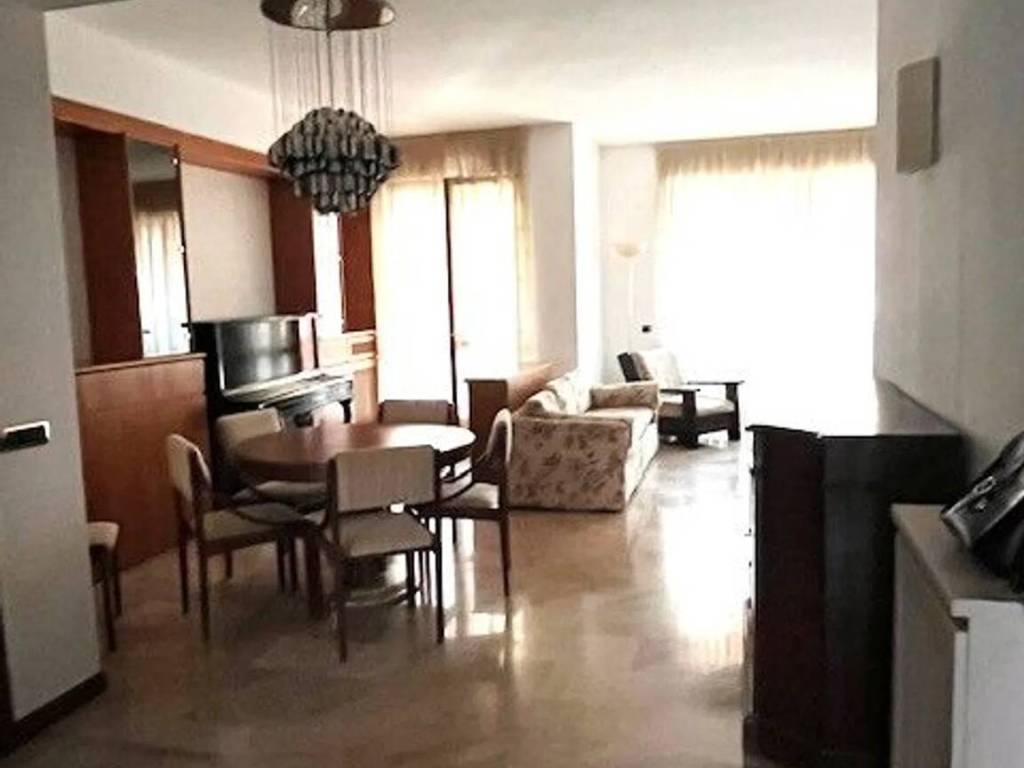 appartamento in affitto a Milano in zona XXII Marzo