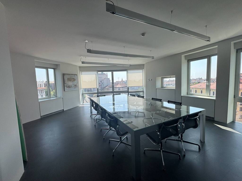 negozio in affitto a Milano in zona Centro Direzionale