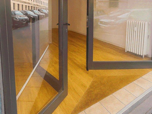 negozio in affitto a Milano in zona Guastalla