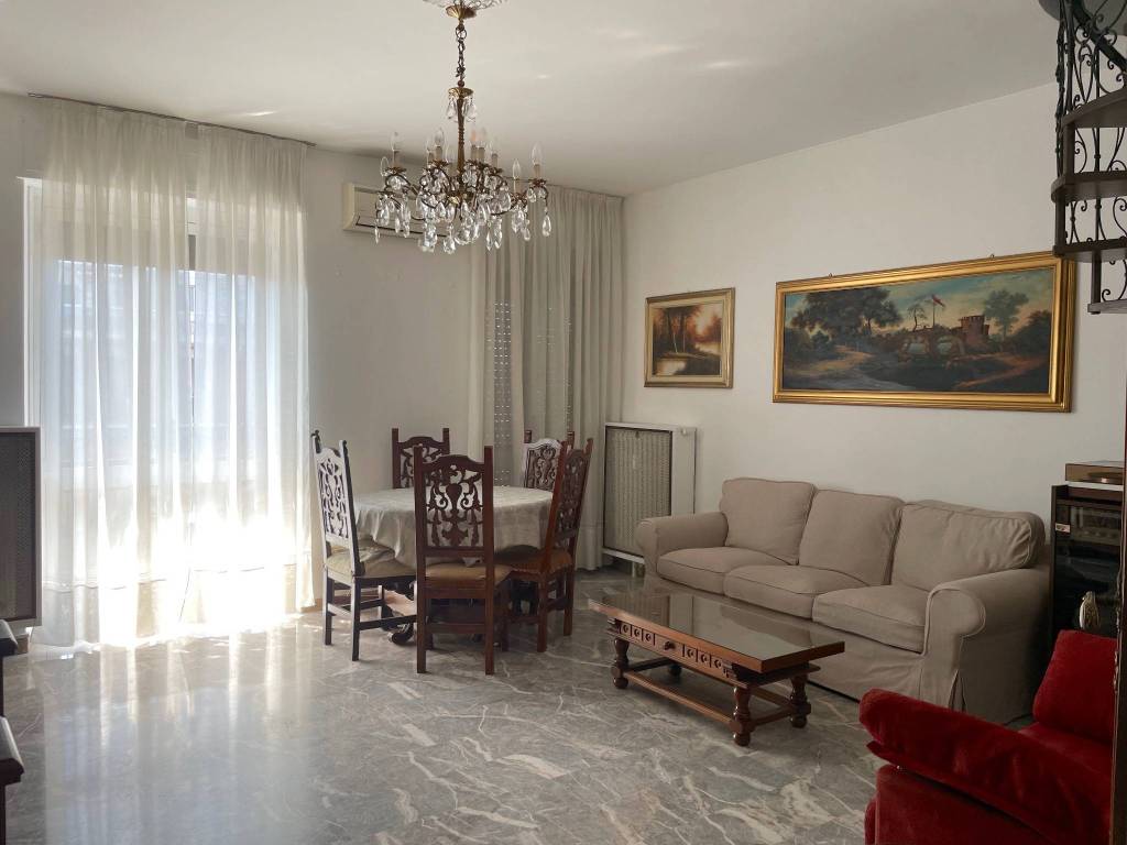 appartamento in affitto a Milano in zona Famagosta