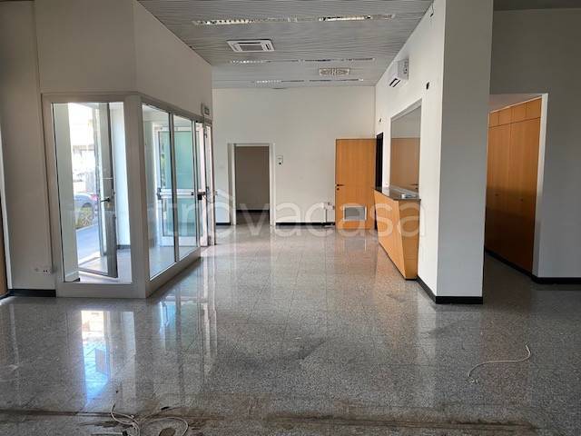negozio in affitto a Milano