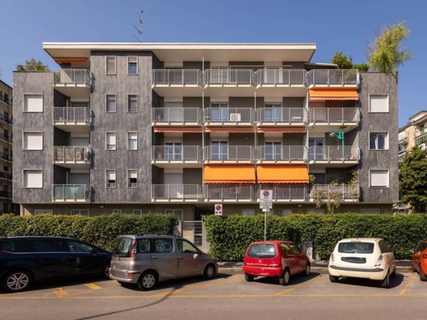 appartamento in affitto a Milano in zona Trenno