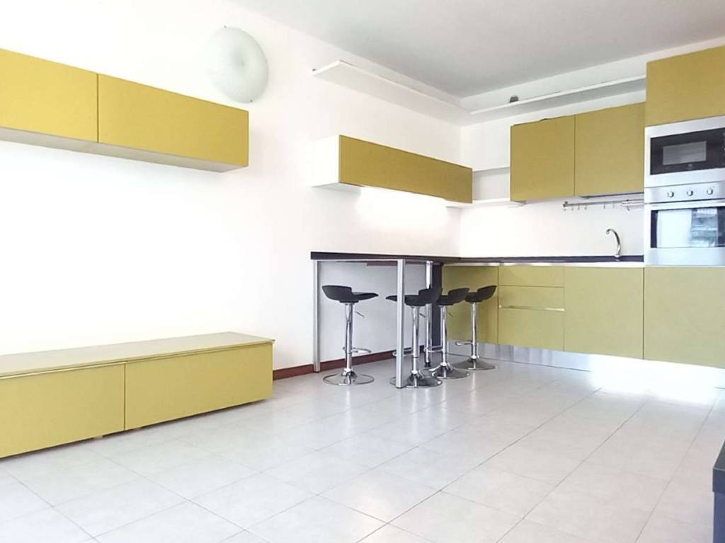 appartamento in affitto a Milano in zona Baggio