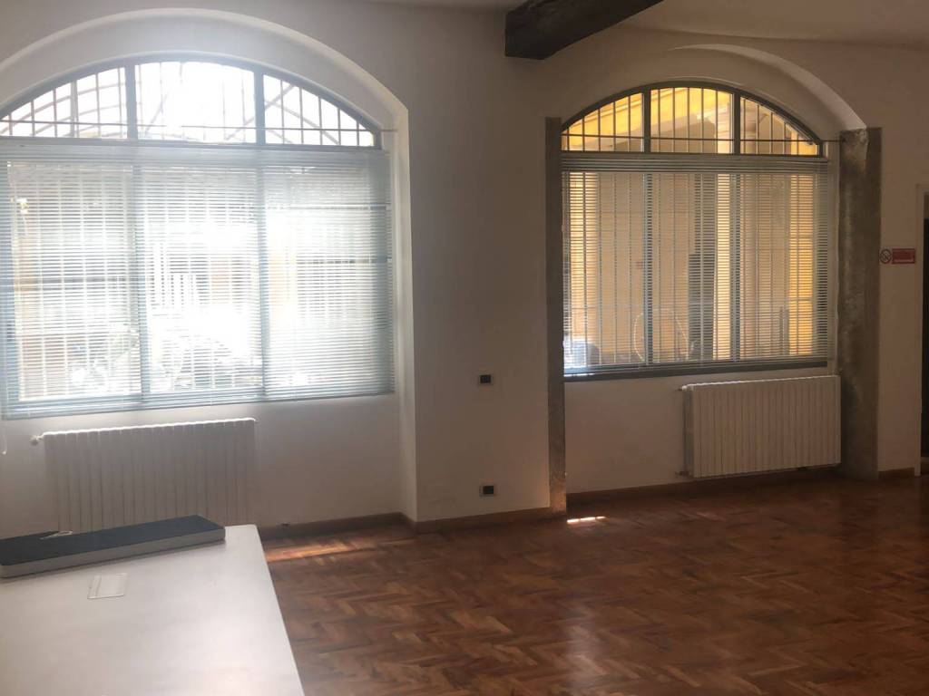 negozio in affitto a Milano