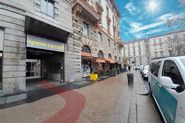 locale di sgombero in affitto a Milano in zona Cadorna