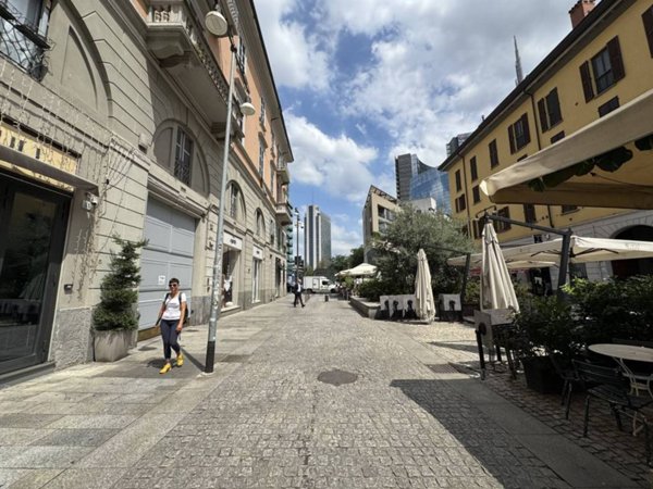 negozio in affitto a Milano in zona Porta Nuova