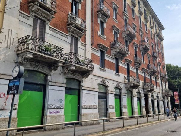 negozio in affitto a Milano in zona XXII Marzo
