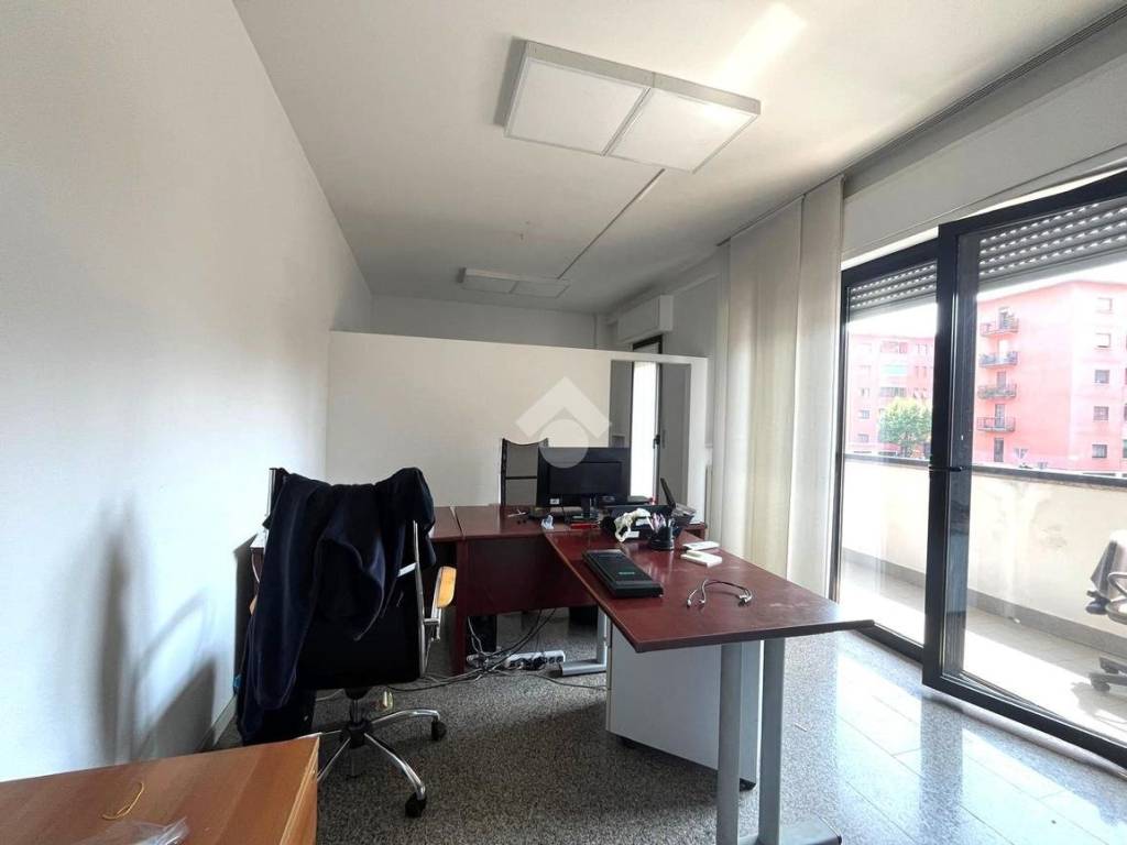 ufficio in affitto a Milano in zona Barona