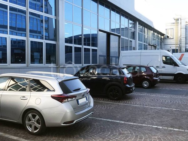 negozio in affitto a Milano in zona Rogoredo